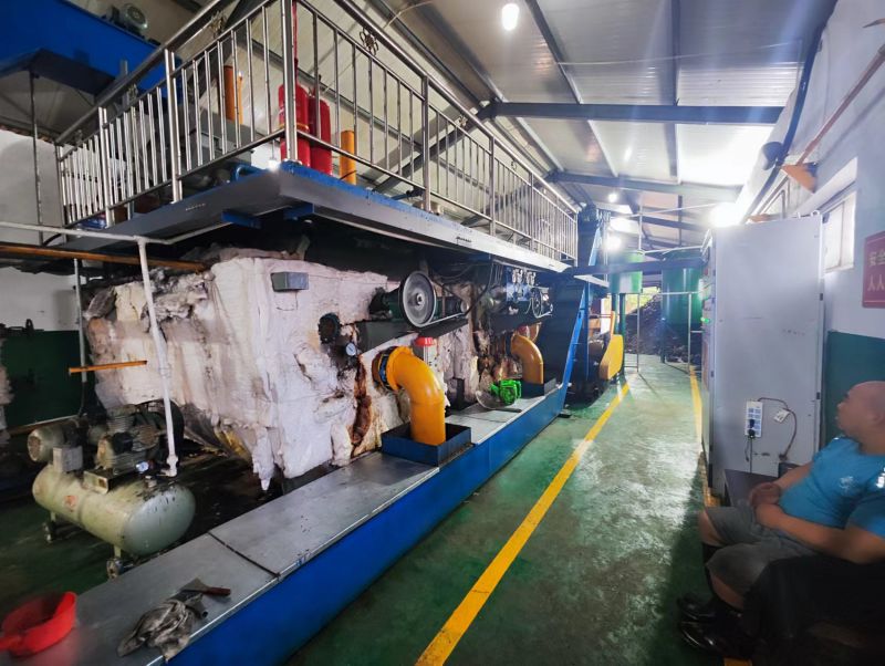 爐膛一體直燒導(dǎo)熱油熔煉鍋老客戶生產(chǎn)現(xiàn)場